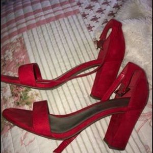 Red heals size 8.5